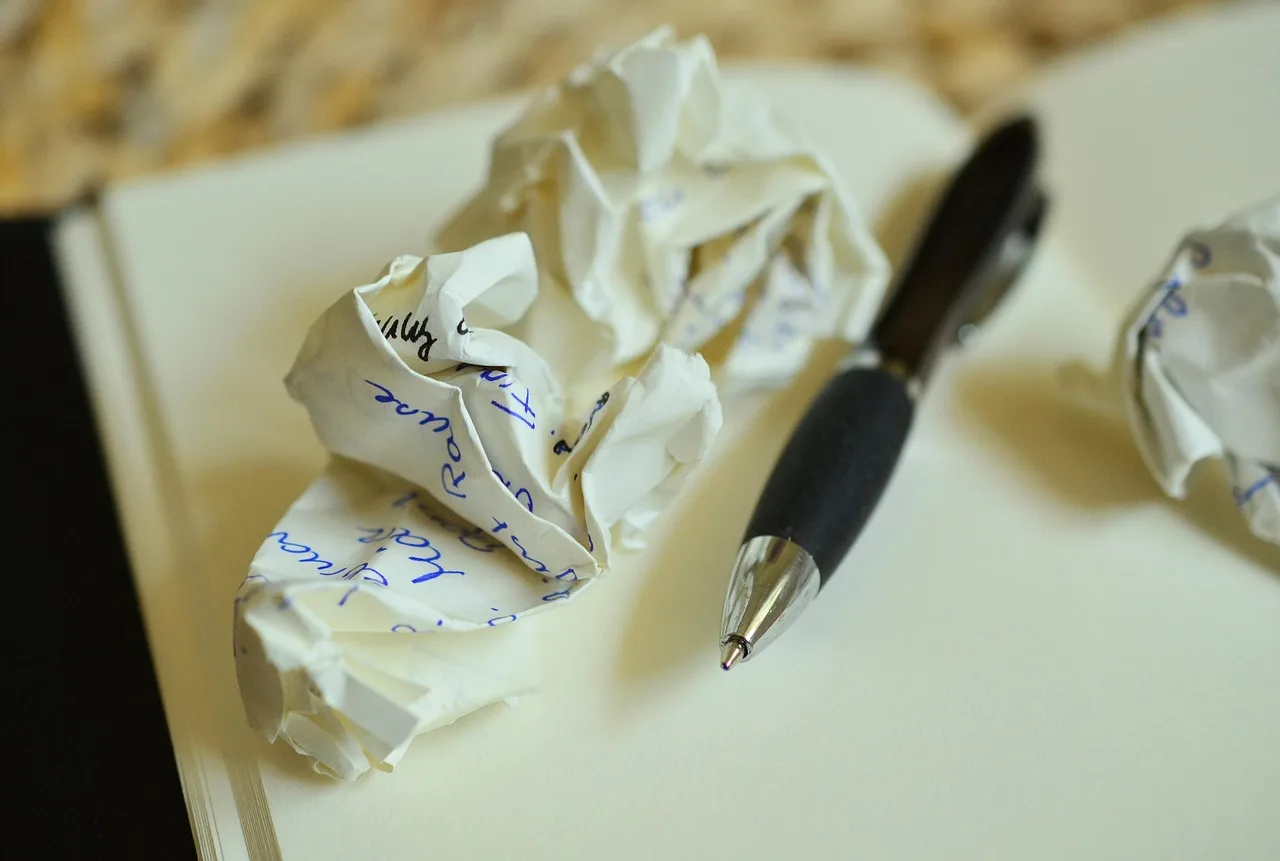 write, notes, ball of paper, office, paper, note, pen, notebook, write down, a book, diary, meeting, planning, memo, agenda, discard, diary, diary, diary, diary, diary, memo, agenda, agenda. How to keep apartment EV charging meeting notes usable