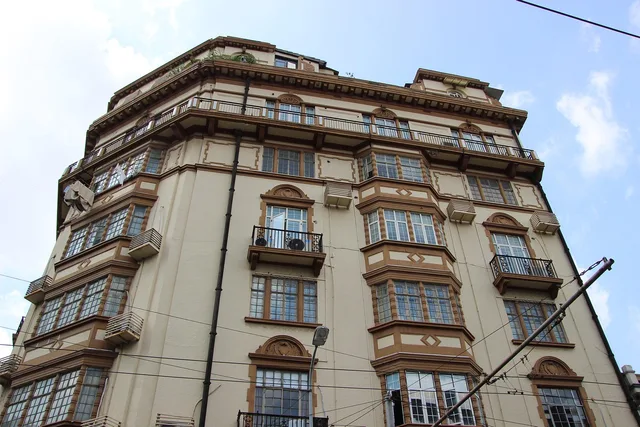 architecture, building, apartment, old building, old house, windows, balcony, shanghai, china. Apartment EV pilot expansion decision: build the record