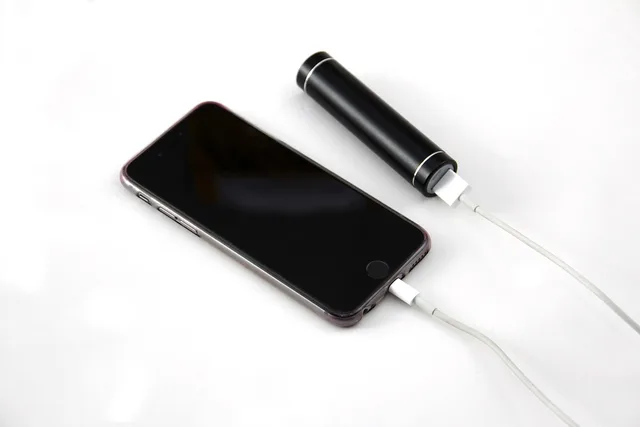 battery pack, charger, mobile, business, smartphone, meeting, cellphone, battery pack, charger, charger, charger, charger, charger. Shared charger planning mistakes that cause delays